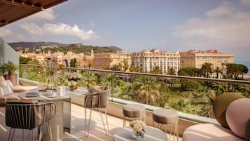 Literie hypoallergénique, minibar, bureau, draps fournis