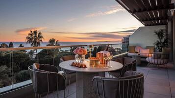 Suite Panoramique, vue mer (Albert I) | Literie hypoallergénique, minibar, bureau, draps fournis