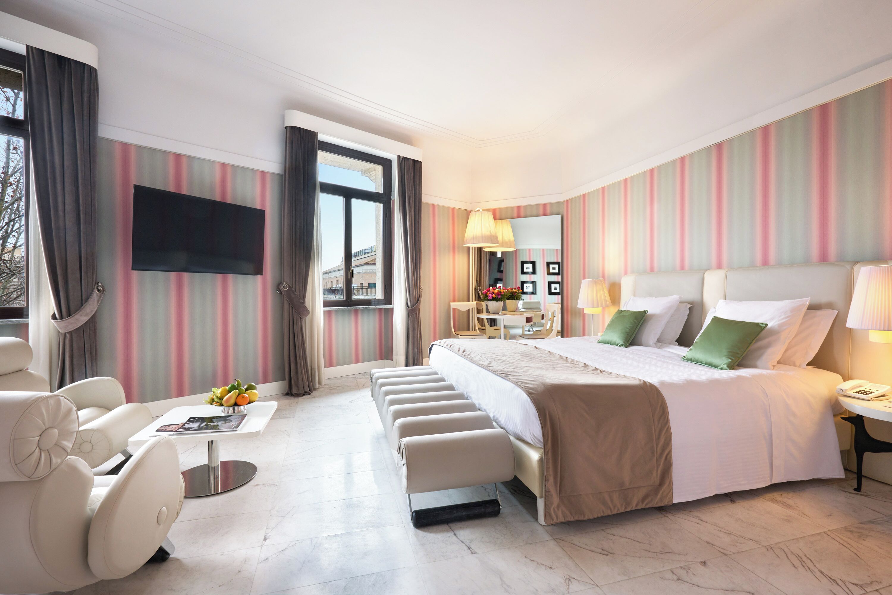 Ropa de cama de alta calidad y minibar 