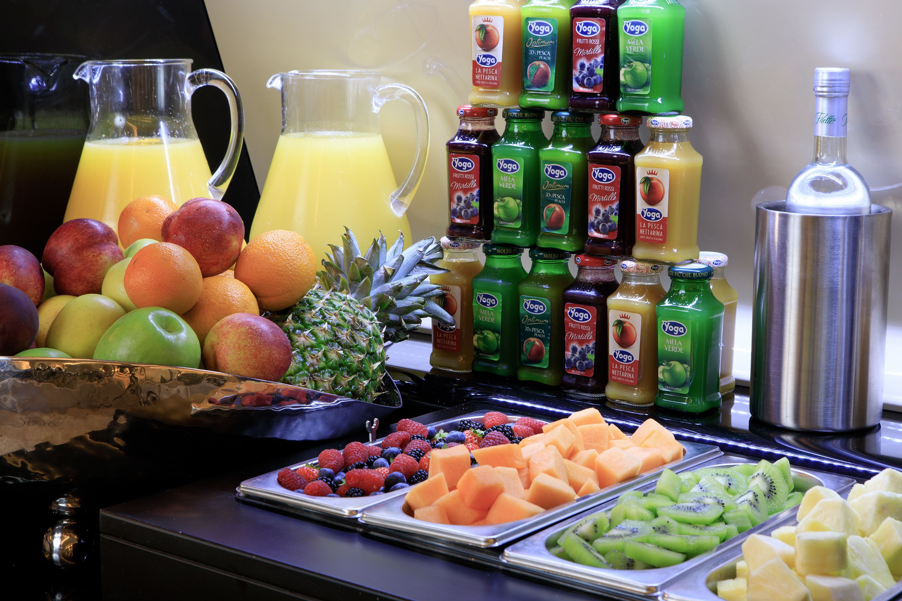 بوفيه فطور يوميًا بتكلفة قدرها (33 EUR للشخص)