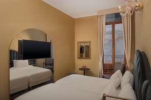 Superior Room (View) | Room amenity - NH Venezia Santa Lucia (Venice)