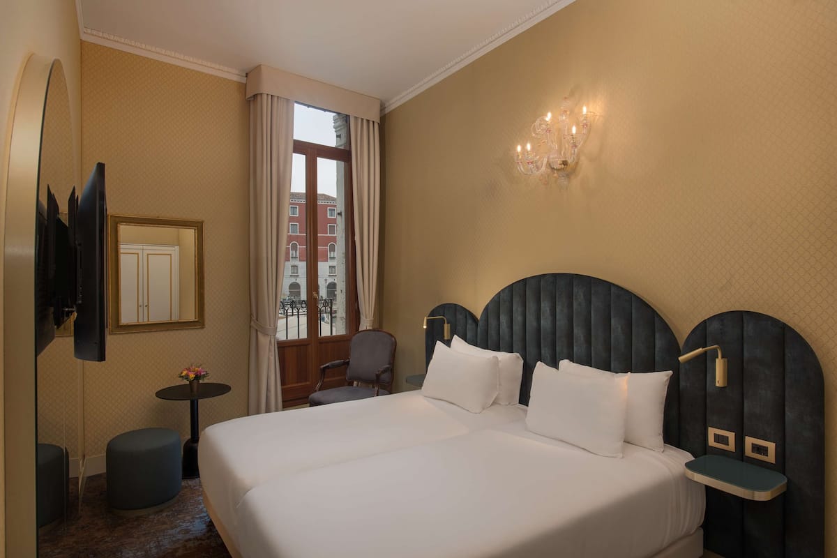 Chambre supérieure | 1 chambre, minibar, coffre-fort, bureau