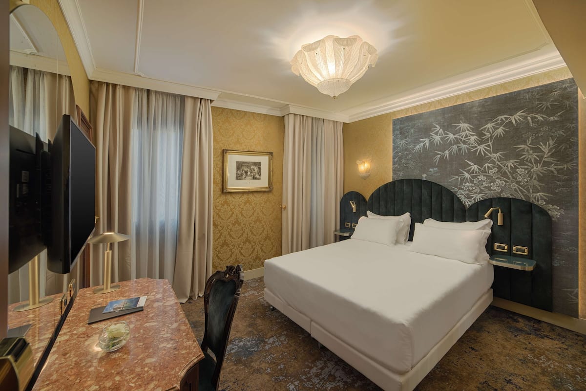 1 chambre, minibar, coffre-fort, bureau