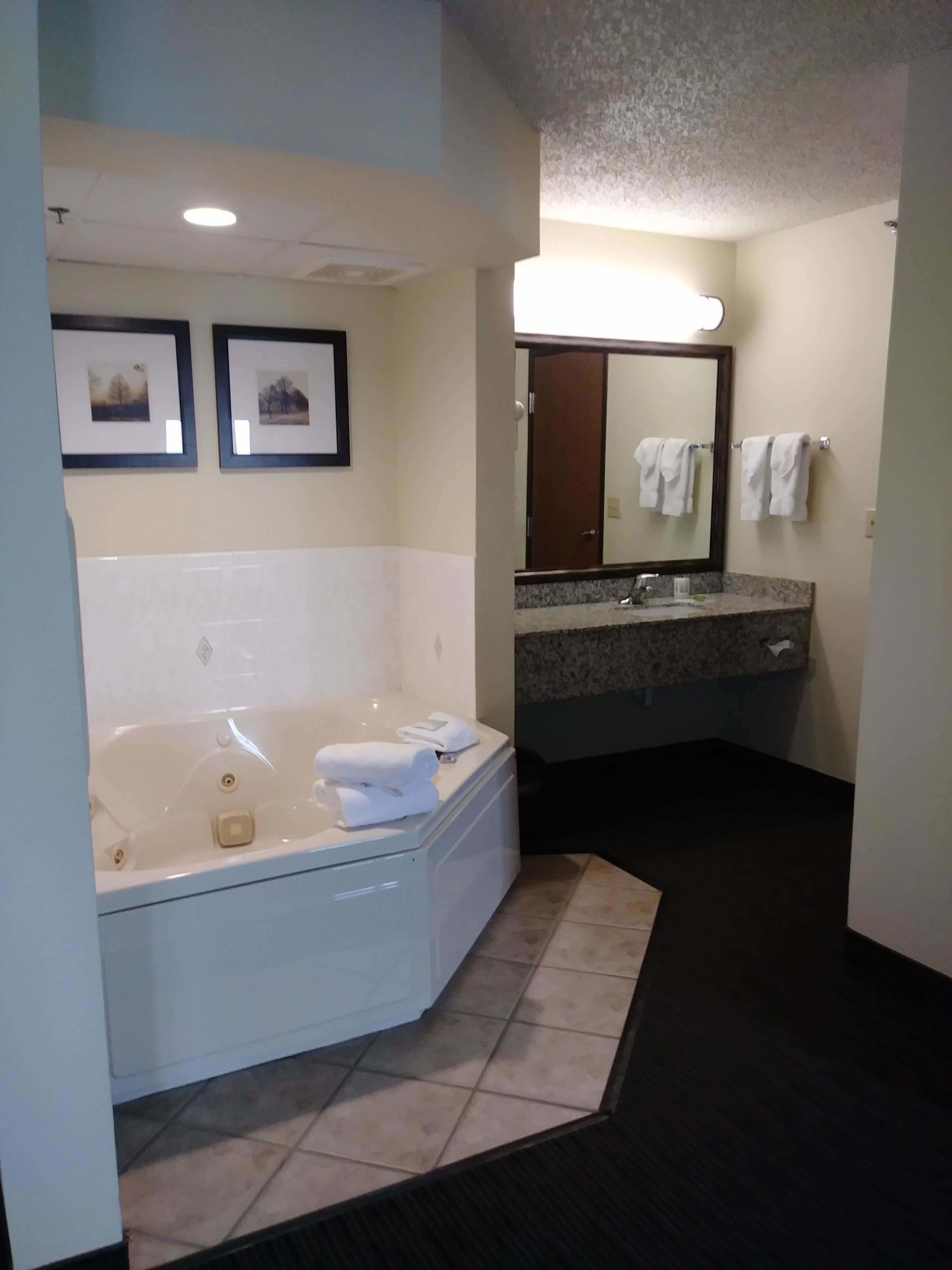 premier suite, 1 bedroom, non smoking | private spa tub
