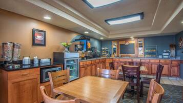 Free daily continental breakfast