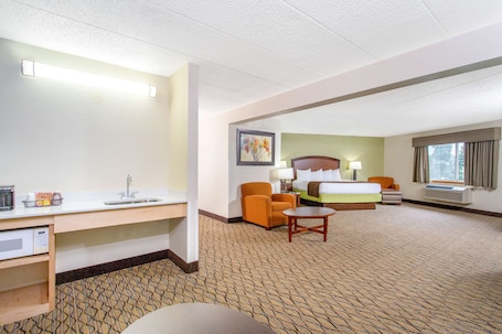 Desk, soundproofing, iron/ironing board, free cribs/infant beds. AmericInn by Wyndham Sheboygan
