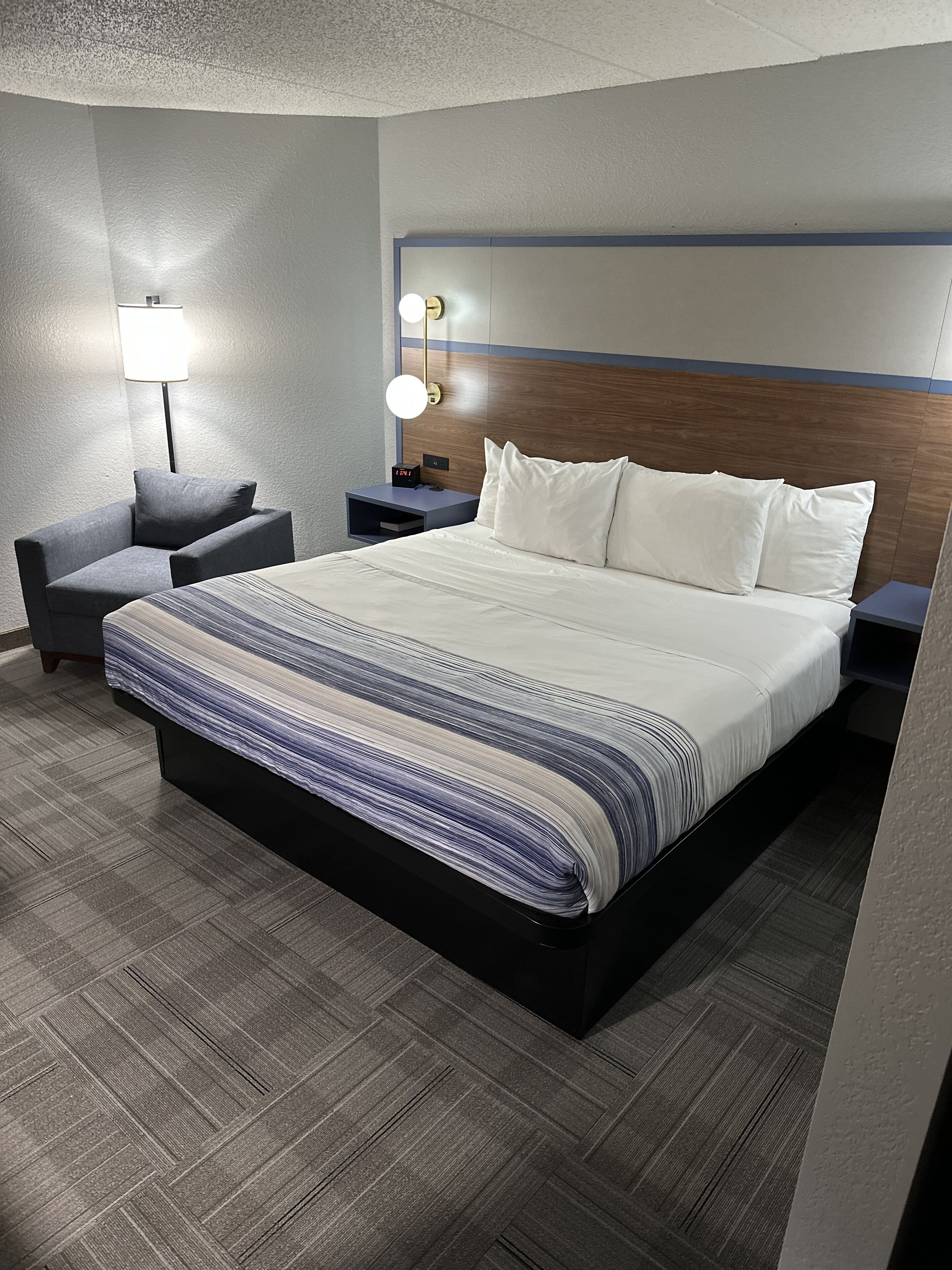 individually decorated, individually furnished, desk, laptop workspace