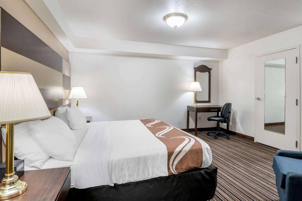 Egyptian cotton sheets, premium bedding, down duvets, pillow-top beds