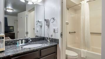 旋水按摩花洒、吹风机、毛巾