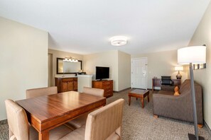 Rum - 1 kingsize-säng - icke-rökare (Upgrade) | Skrivbord, strykjärn/strykbräda, gratis wi-fi och sängkläder