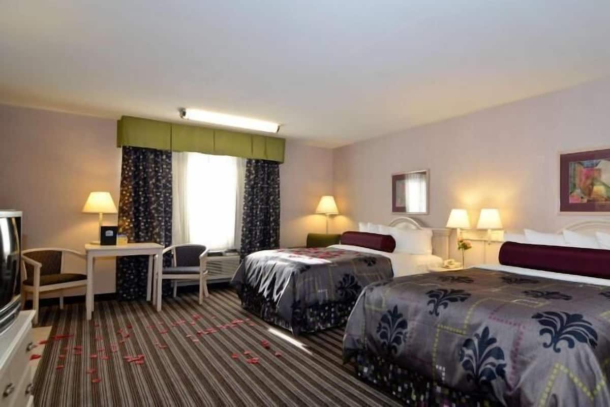 Bureau, espace de travail pour ordinateur portable, rideaux occultants