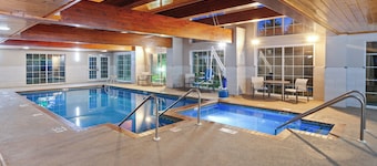 Holiday Inn Express & Suites Port Washington by IHG