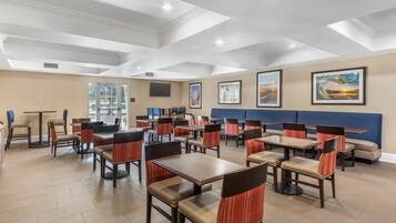 Tägliches inbegriffenes großes Frühstück