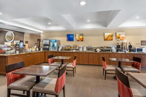 Free daily full breakfast - Comfort Suites Myrtle Beach Central (Myrtle Beach)