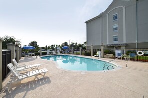 Seasonal outdoor pool