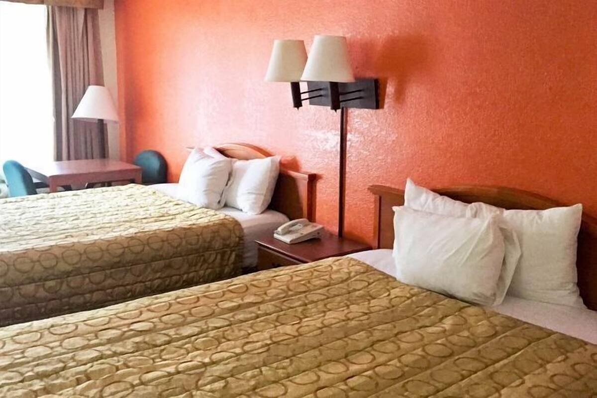 Blackout curtains, free WiFi, bed sheets