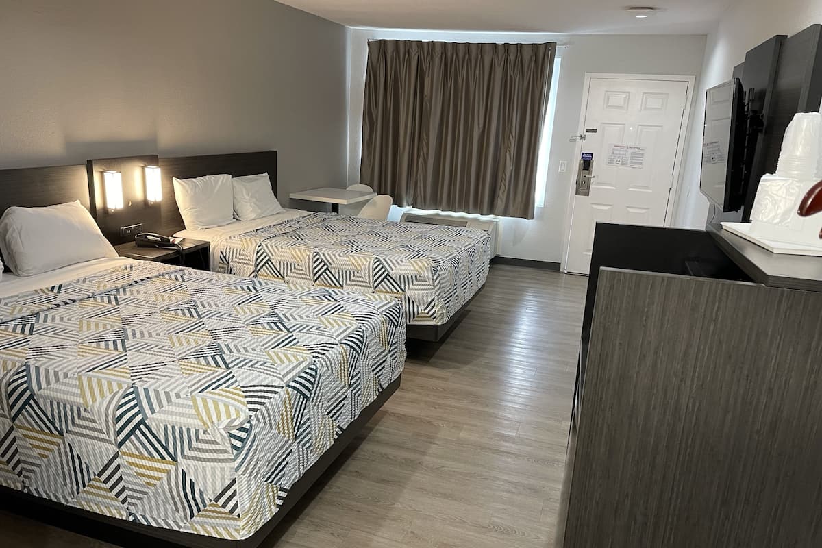 Blackout drapes, free WiFi, bed sheets