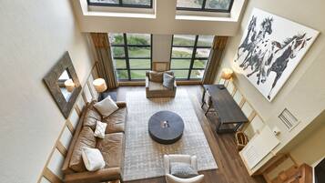 Attico, 4 camere da letto | Area soggiorno | TV a schermo piatto 42 pollici con canali satellitari, TV