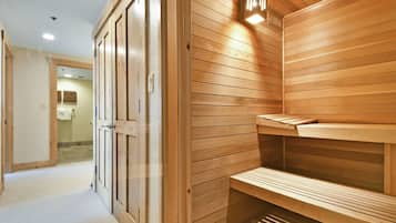 Couples treatment rooms, sauna, steam room, body treatments