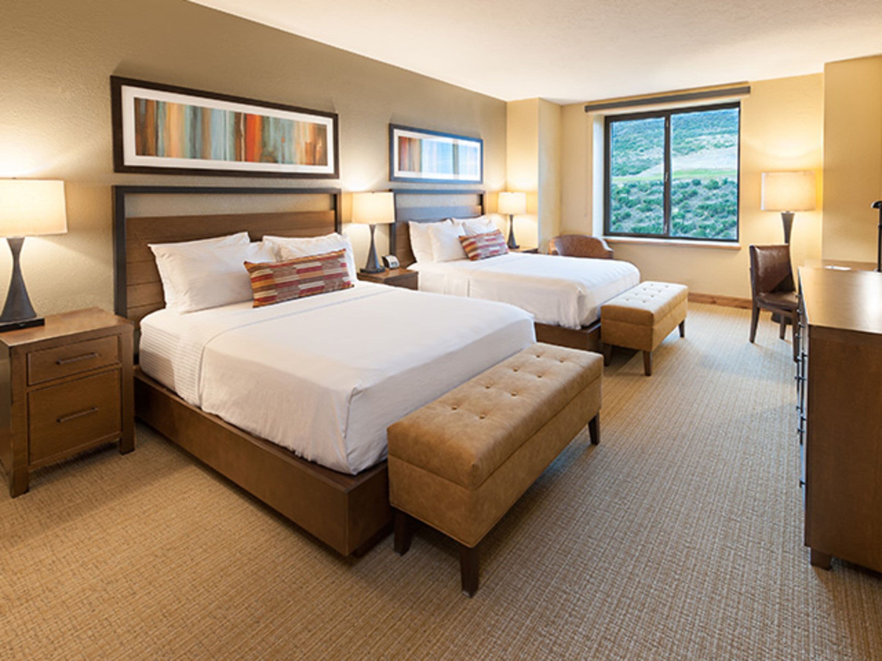 Ropa de cama de alta calidad y camas con pillow-top 