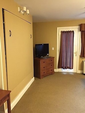 In-room safe, iron/ironing board, free WiFi, bed sheets