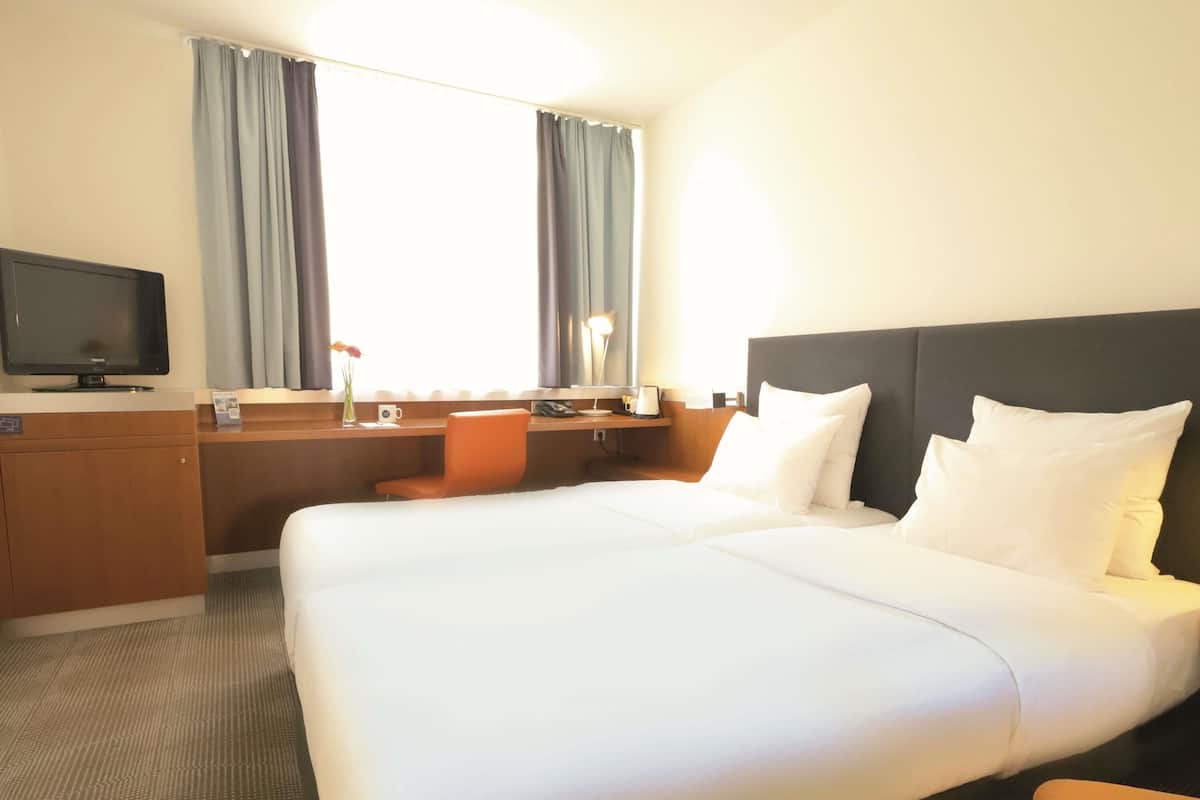 Standard Room, 1 Double Bed