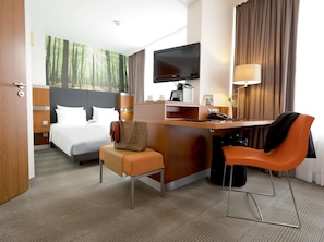 Executive Room, 1 Queen Bed with Sofa bed | Premium bedding, desk, laptop workspace, blackout drapes - Novotel Erlangen (Erlangen)