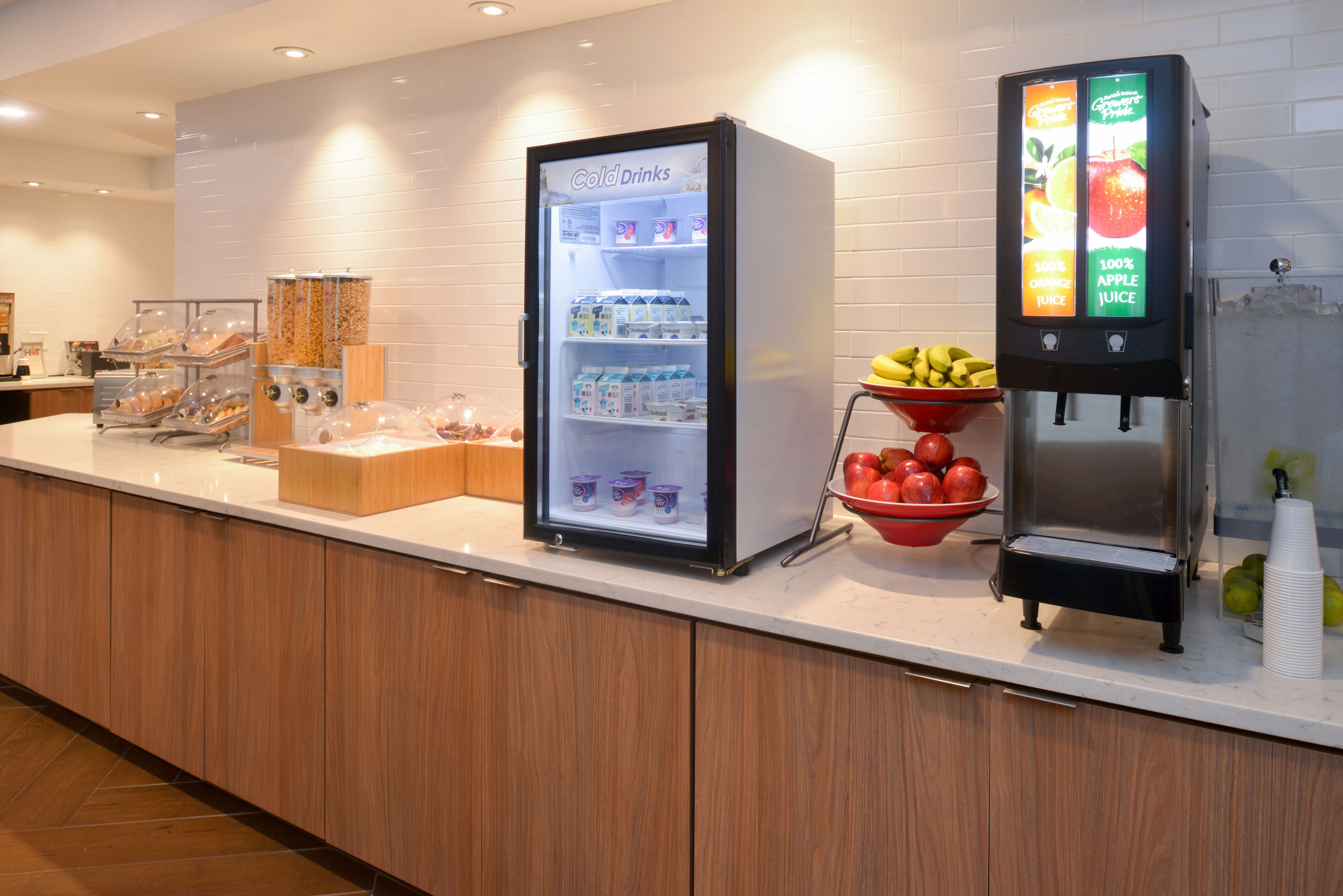 free daily continental breakfast