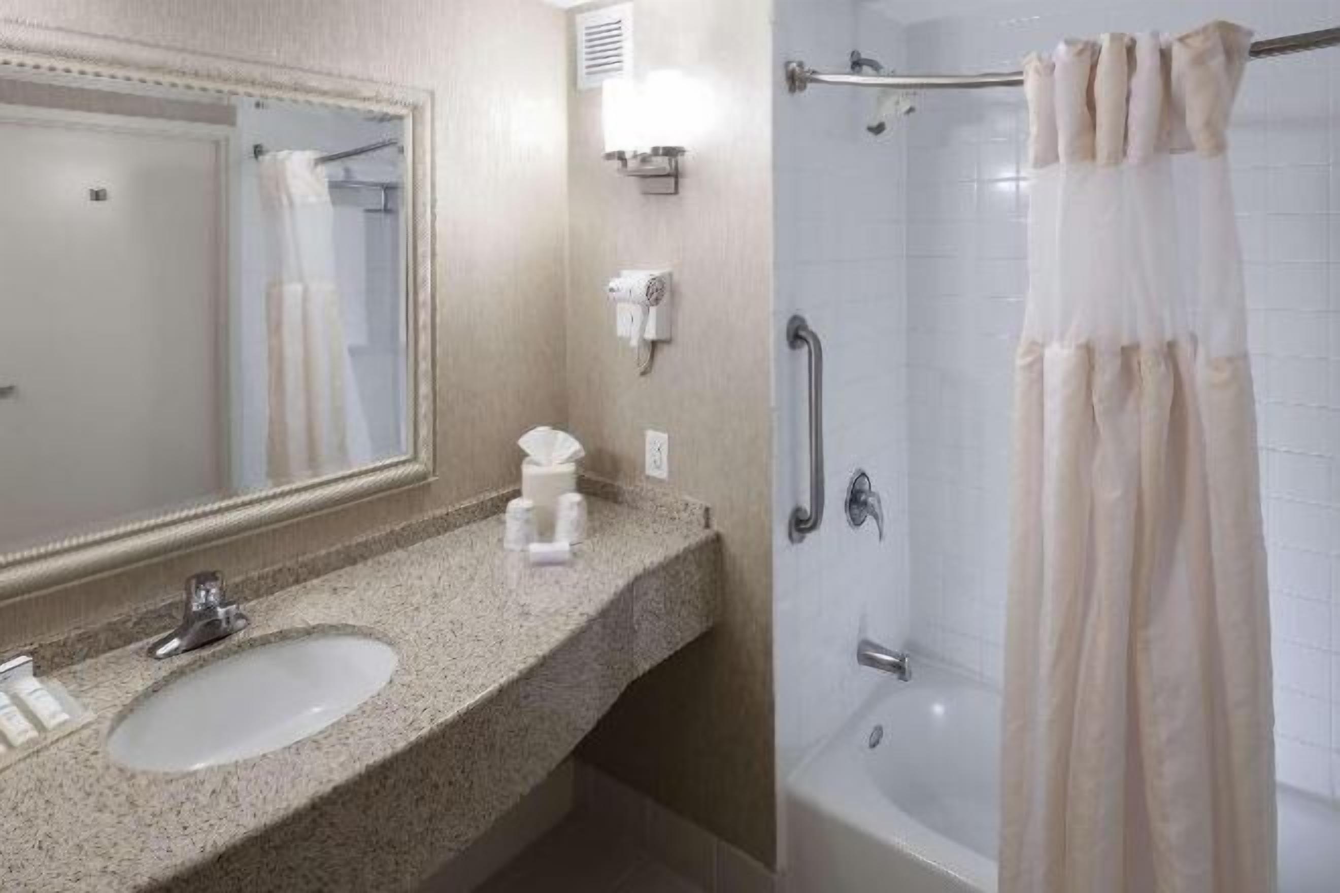 Bathroom | Free toiletries, hair dryer, towels