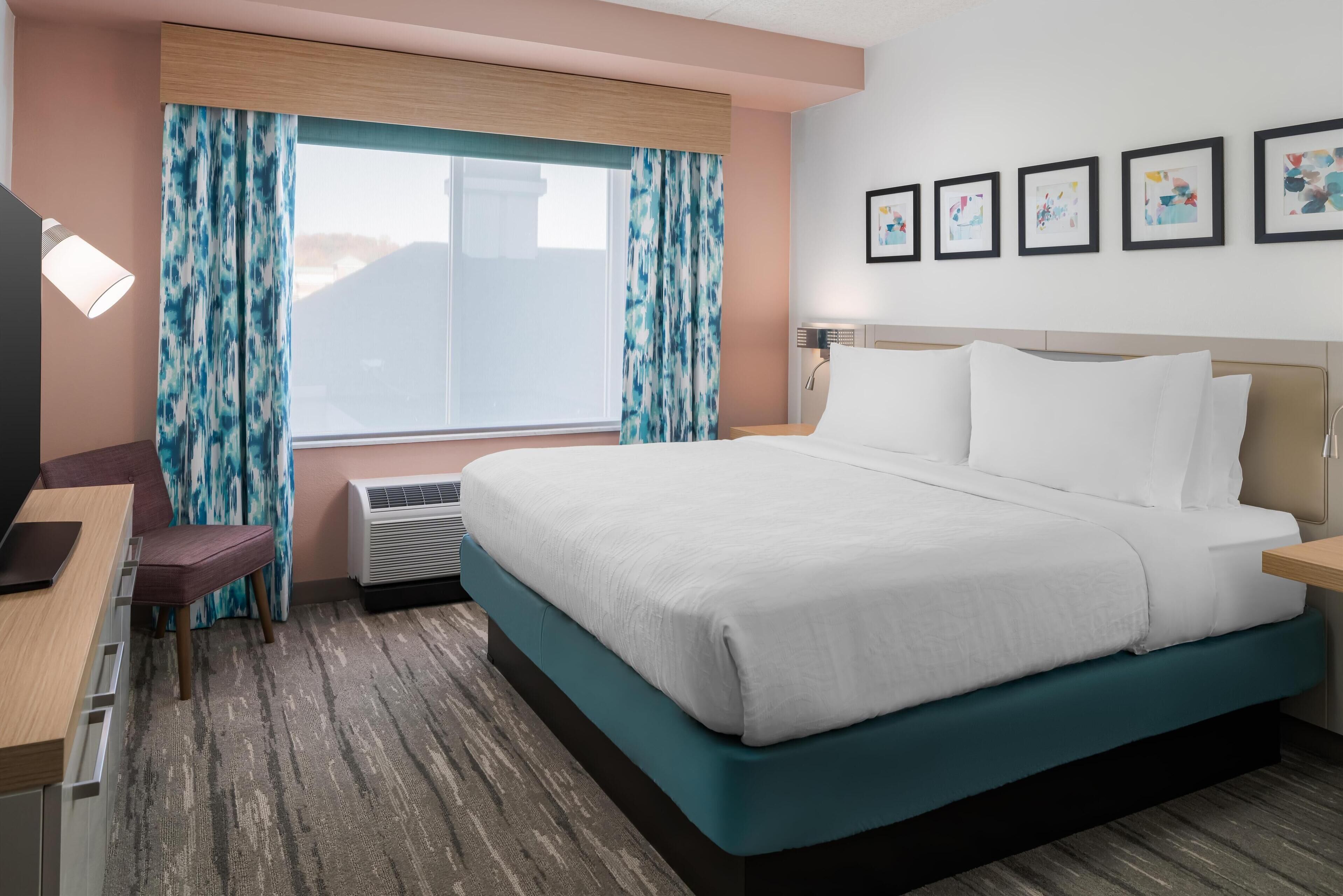 room, 1 king bed | 1 bedroom, premium bedding, blackout curtains, iron/ironing board