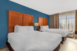 In-room safe, iron/ironing board, free WiFi, bed sheets - Comfort Inn & Suites Red Oak - Dallas Area (Red Oak)