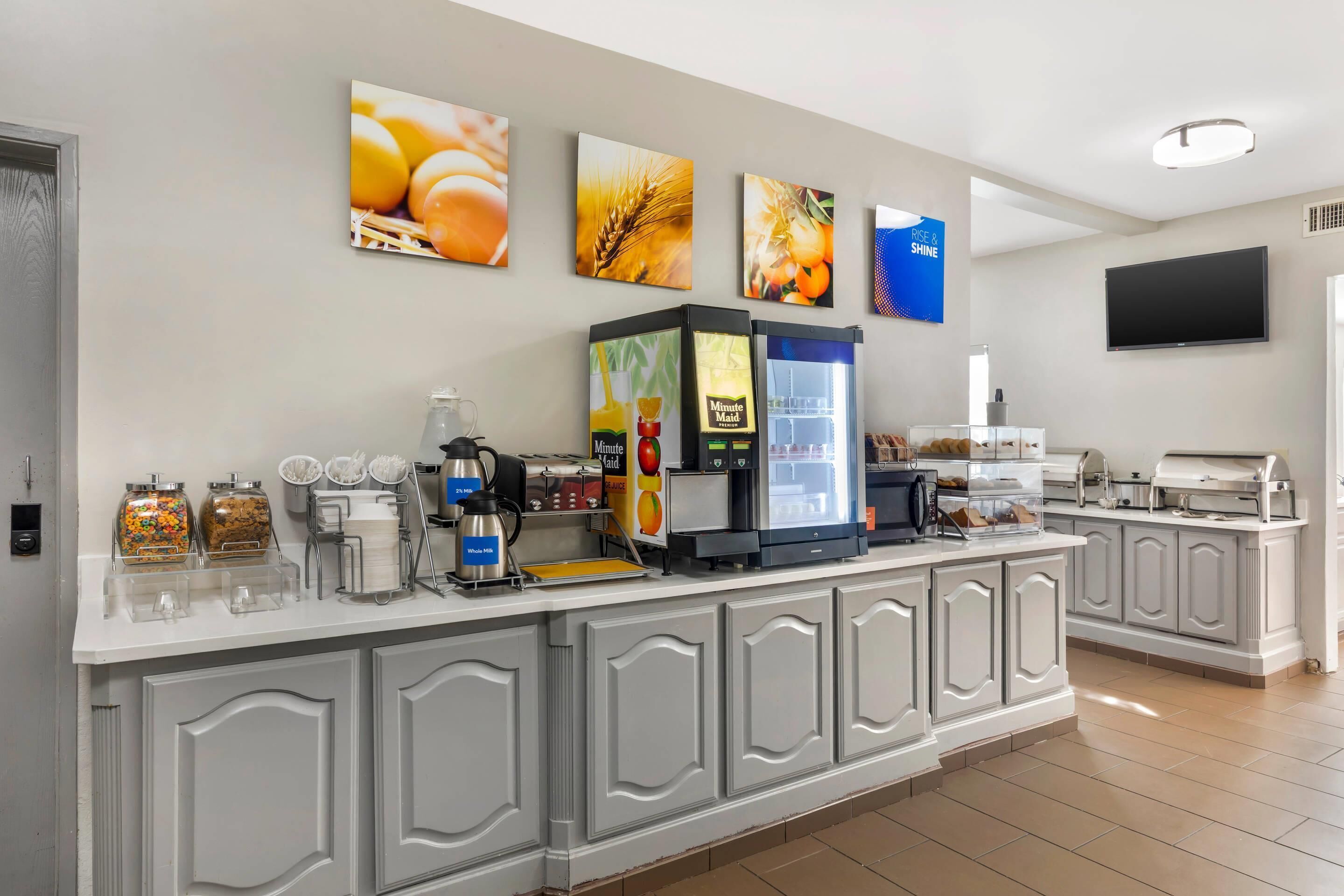 Free buffet breakfast 