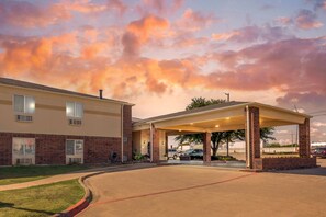 Exterior - Comfort Inn & Suites Red Oak - Dallas Area (Red Oak)
