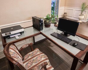 Business center - Comfort Inn & Suites Red Oak - Dallas Area (Red Oak)