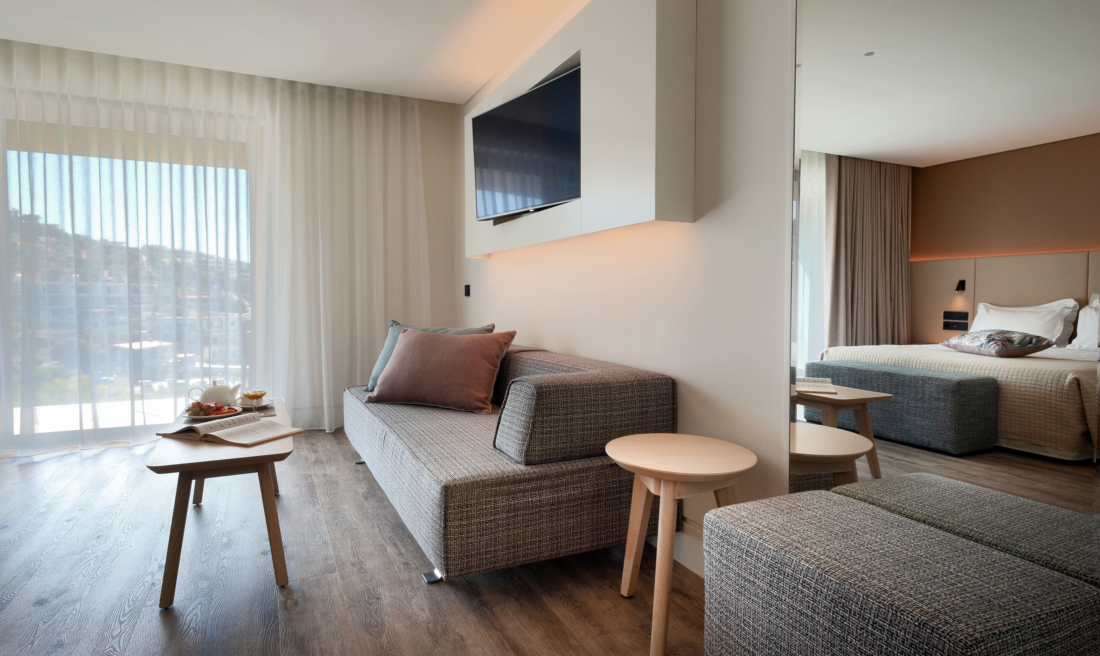 1 bedroom, premium bedding, down duvets, minibar