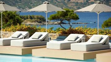 Indoor pool, 2 outdoor pools, pool umbrellas, sun loungers