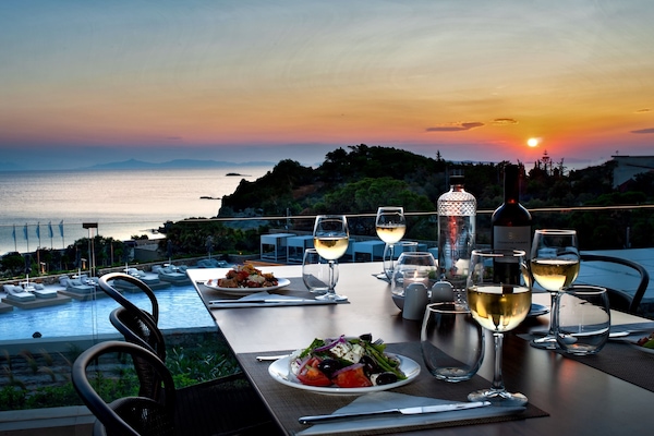 4 restaurants, breakfast, lunch, dinner served; Mediterranean cuisine