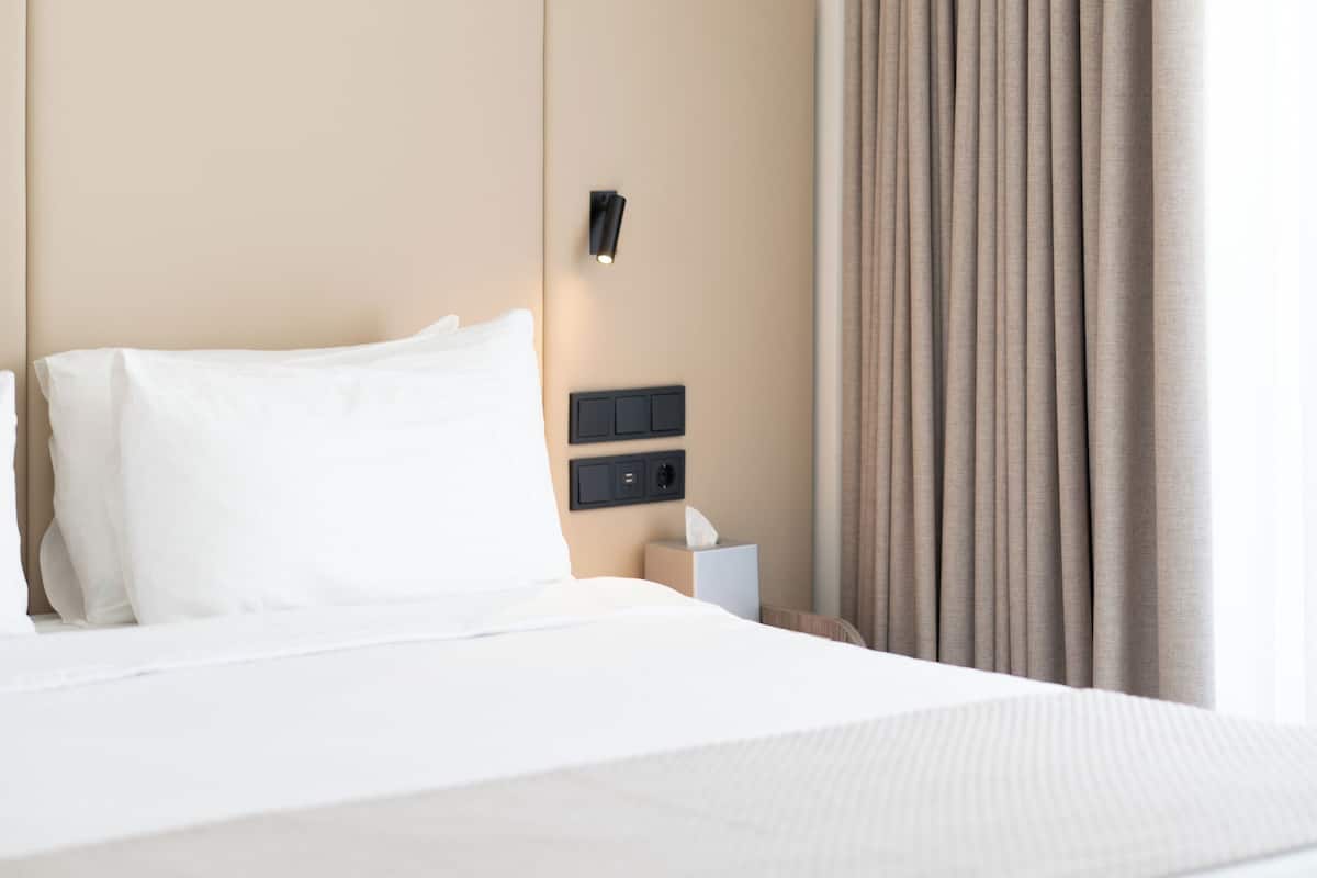 Ropa de cama de alta calidad, edredón y minibar