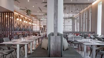 4 restaurants, breakfast, lunch, dinner served; Mediterranean cuisine