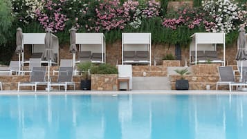Indoor pool, 2 outdoor pools, pool umbrellas, sun loungers