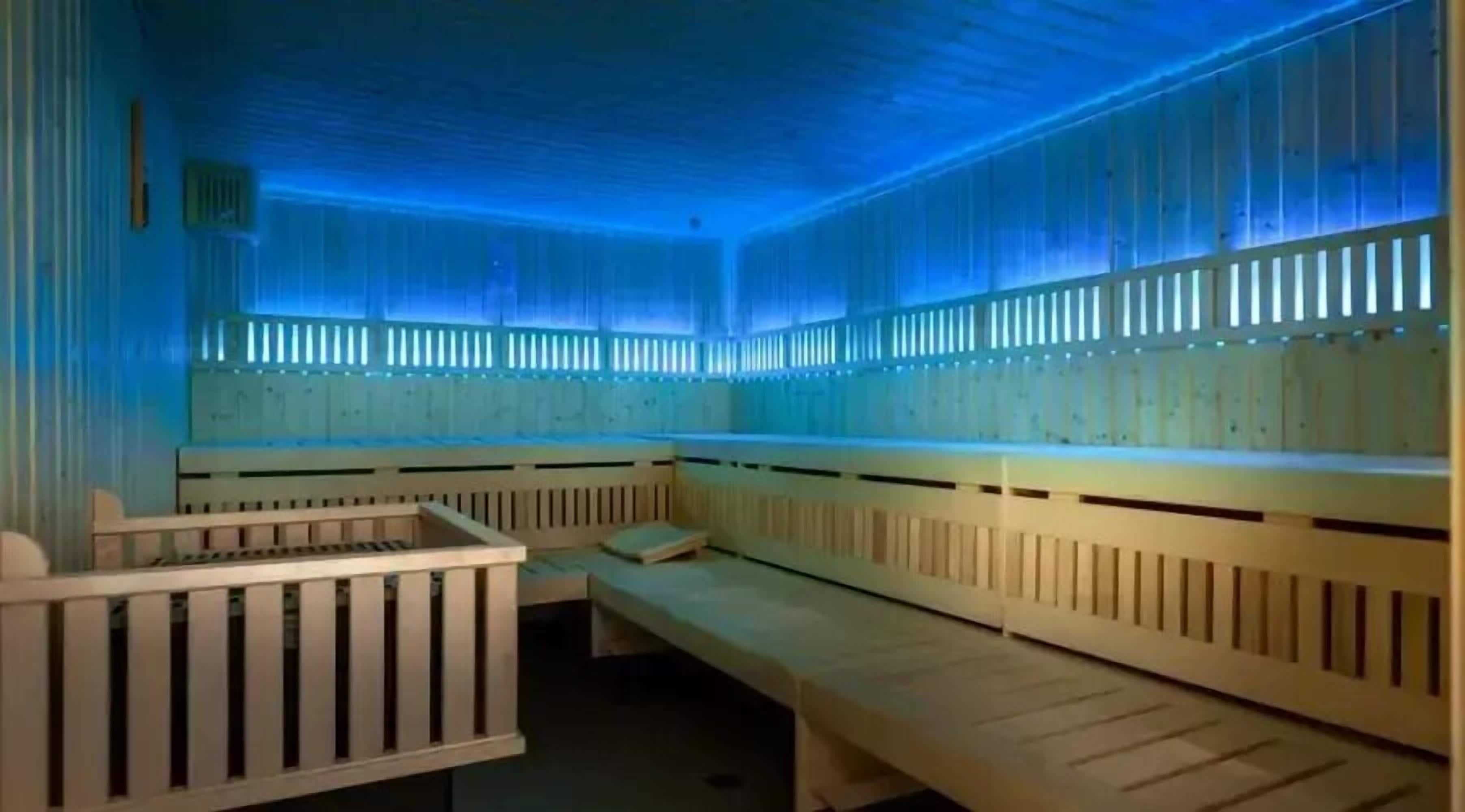 sauna, hot tub, steam room, body treatments, mud baths, aromatherapy