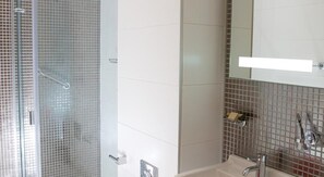 Room, Garden Area (Lodges Self-Catering) | Bathroom