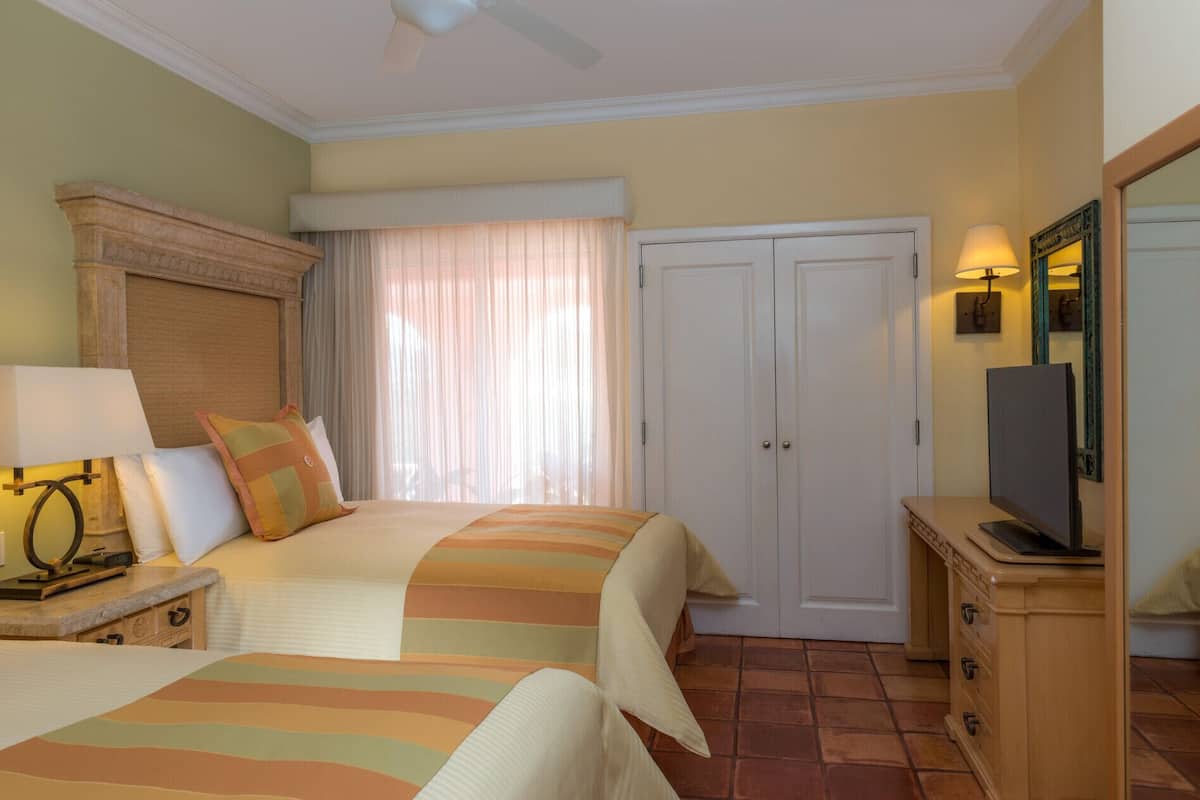 Premium bedding, down duvets, pillow-top beds, minibar