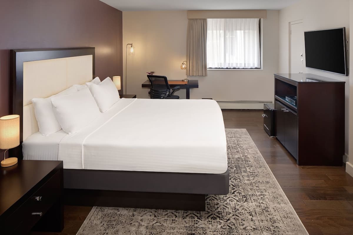 Premium bedding, minibar, in-room safe, desk