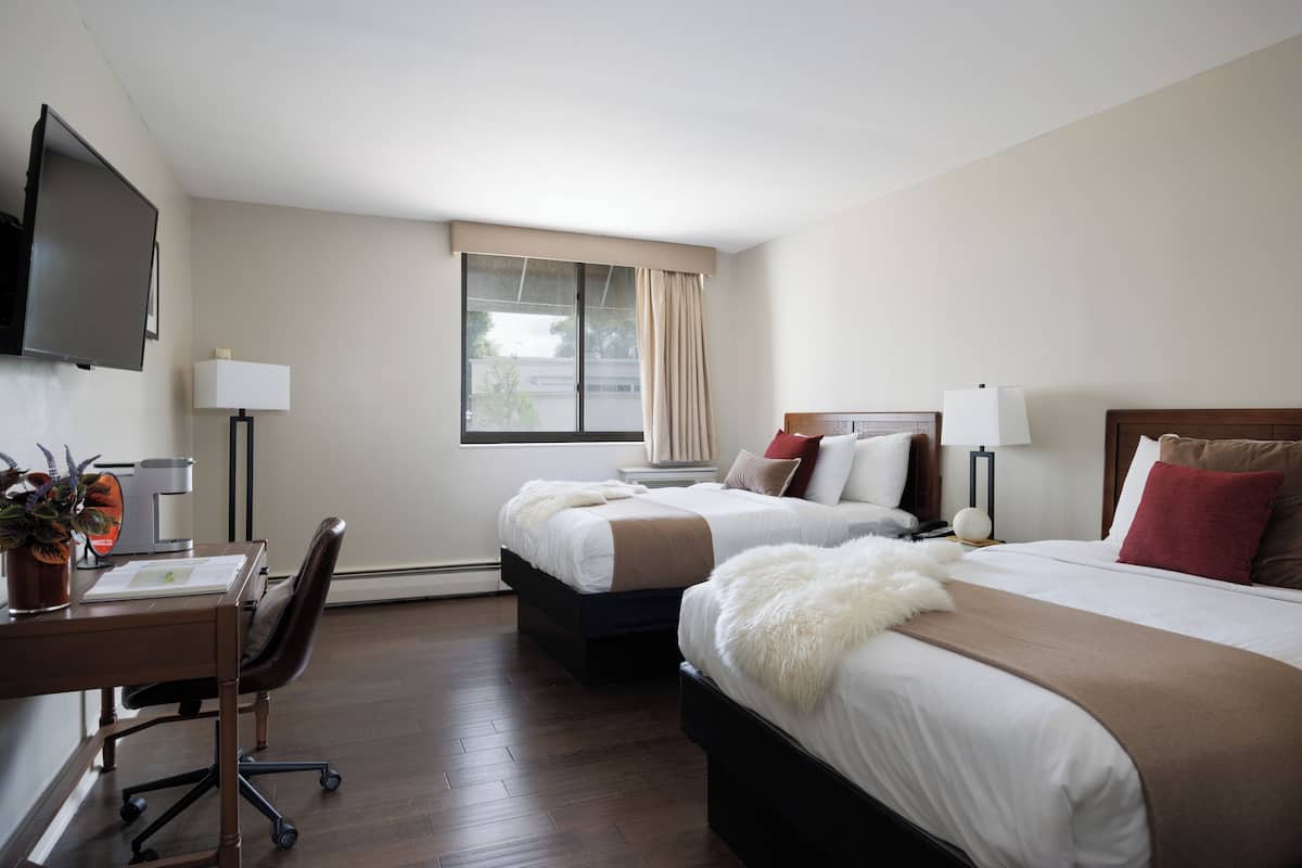 1 bedroom, premium bedding, minibar, in-room safe