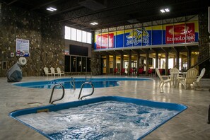 Indoor spa tub