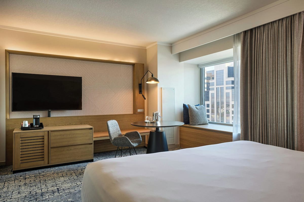 1 bedroom, premium bedding, down comforters, pillowtop beds