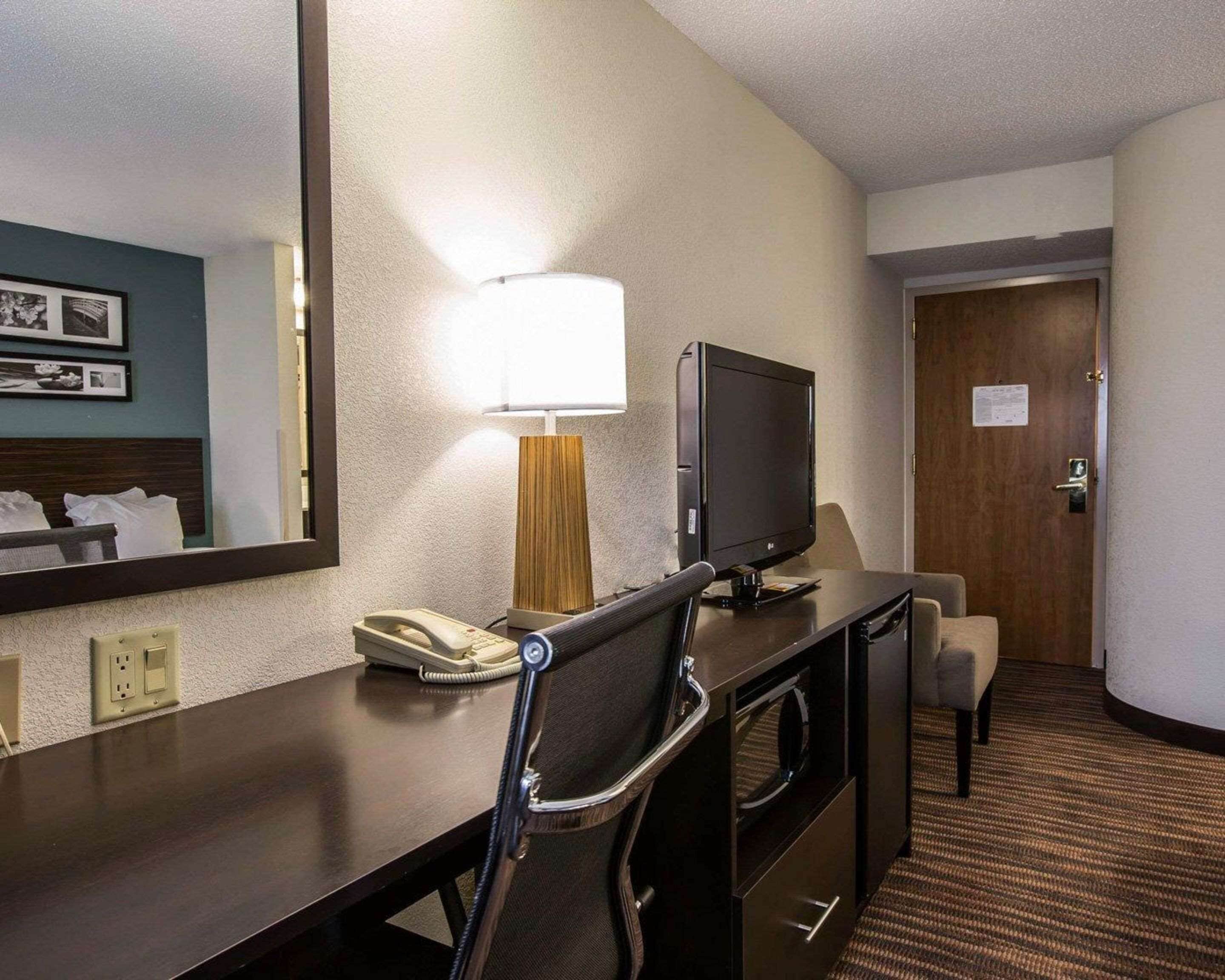 标准房, 2 张大床, 无烟房 | 办公桌、笔记本电脑工作区、熨斗/熨衣板、折叠床/加床（额外收费）