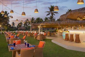 3 restaurants, breakfast, lunch, dinner served; local cuisine 
