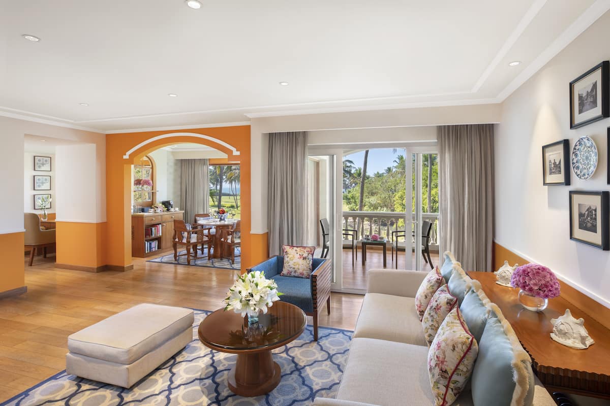 Executive Suite, Sea View (Living Area) | Living area | 40-inch LED TV with satellite channels, TV, table tennis